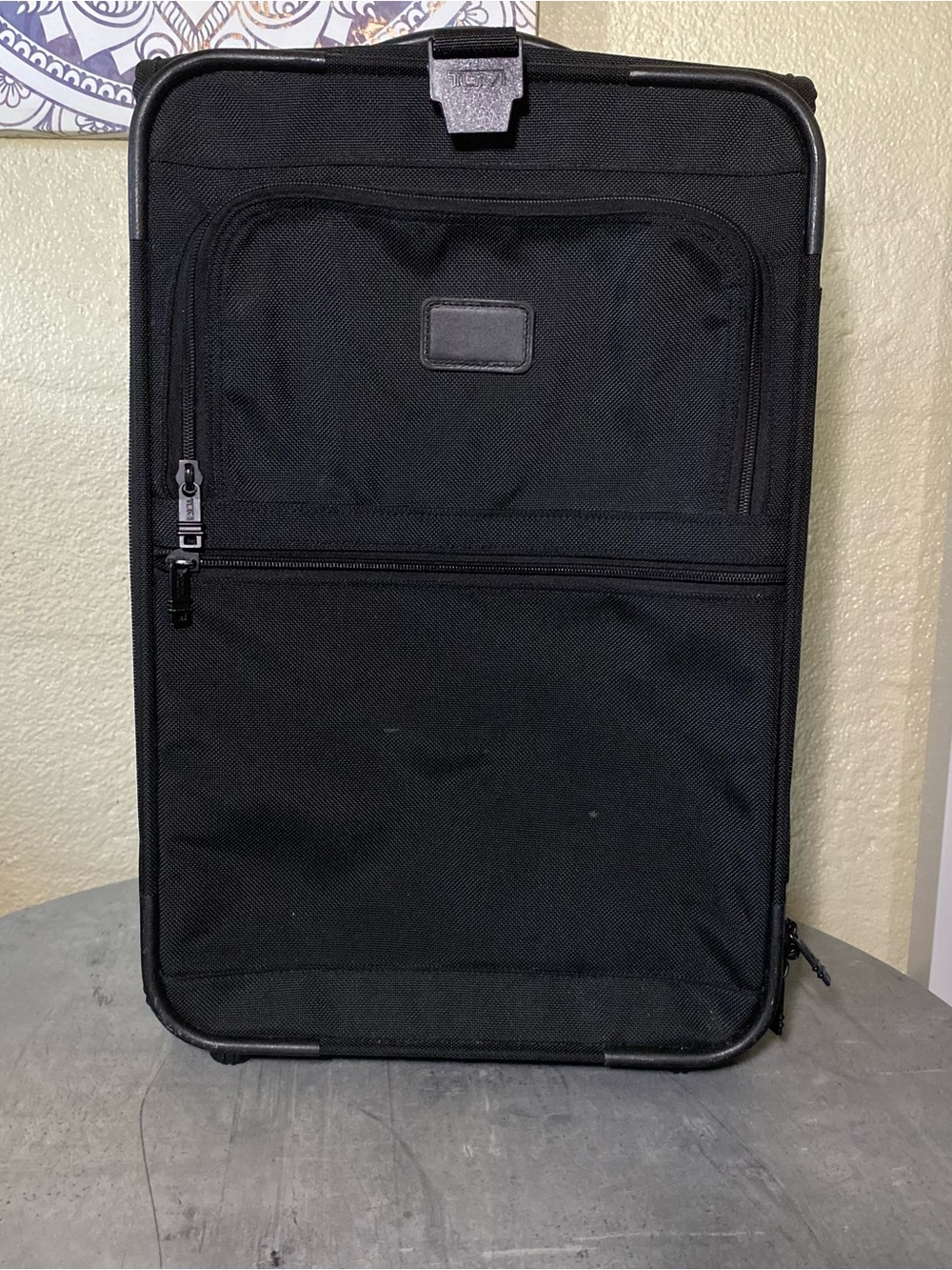 TUMI Black 2265D3 Carry On Black Suitcase W Handle 21x8.5x13.5